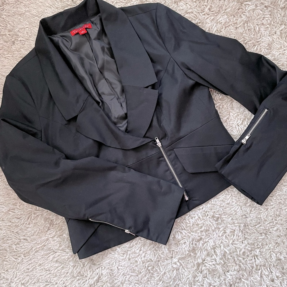 New York and Co Moto Detail Blazer, Black with zipper detail, Size 6
